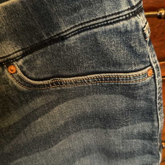 Levi Signature pull on jeans. Very popular on Amazon. Size 12 Long. EUC. - Picture 3 of 5